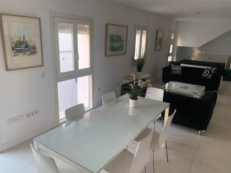 Spacious Loft / Literally At The Foot Of Alhambra Διαμέρισμα Γρανάδα Εξωτερικό φωτογραφία