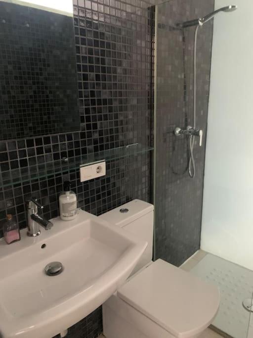 Spacious Loft / Literally At The Foot Of Alhambra Διαμέρισμα Γρανάδα Εξωτερικό φωτογραφία